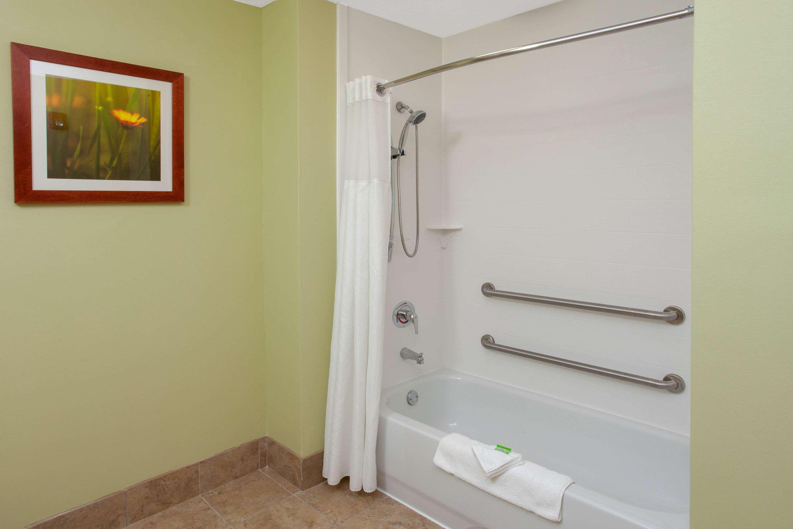 Wyndham Garden Fort Wayne Exterior foto