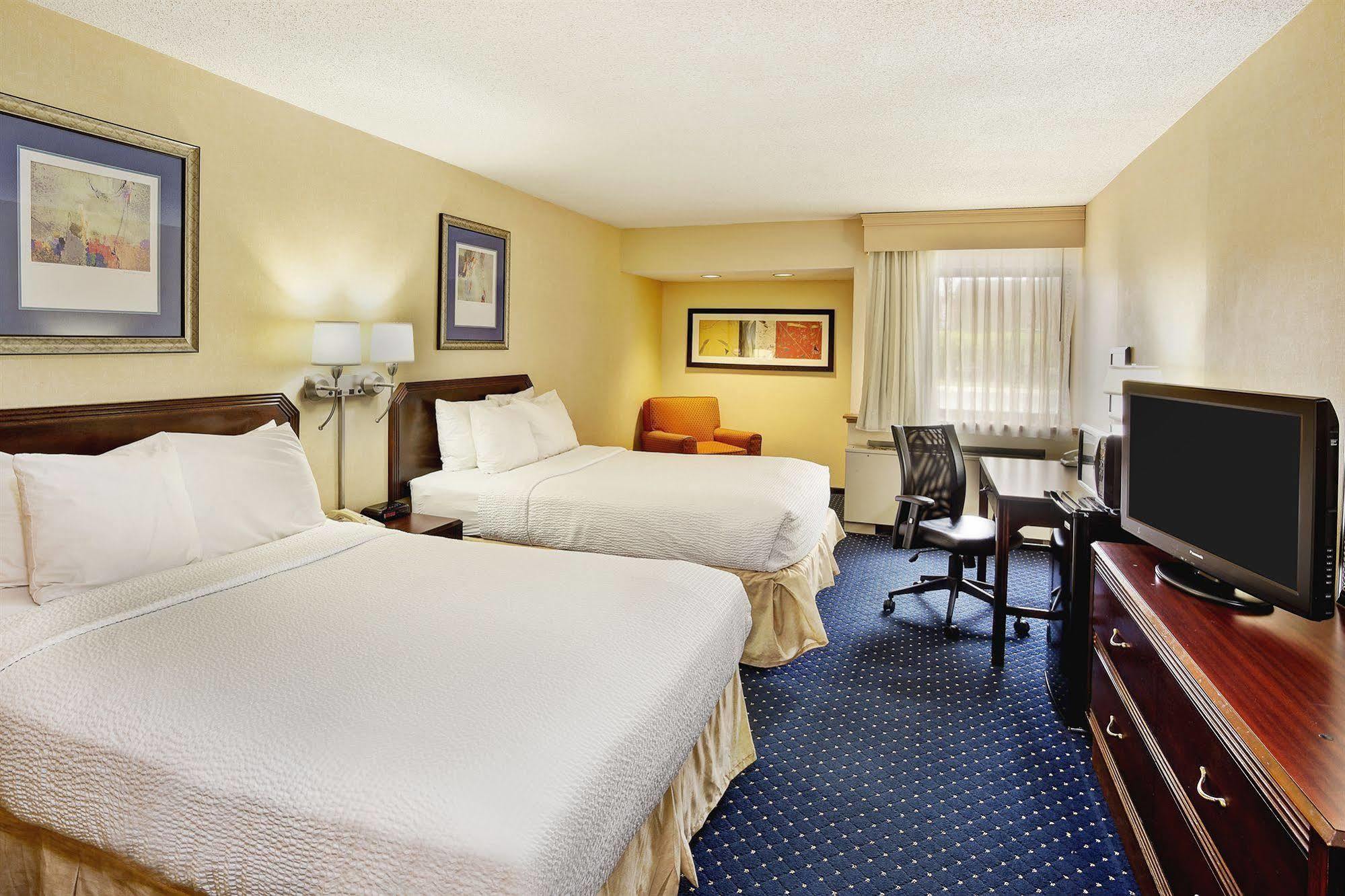 Wyndham Garden Fort Wayne Exterior foto